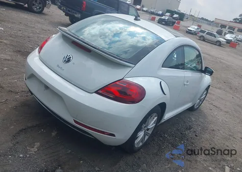 2019 Volkswagen Beetle 2.0T Se из США, поврежденный, VIN 3VWJD7AT5KM701009